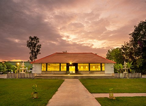 Luxury Farm Stays in Hyderabad: A Guide to Rural Opulence